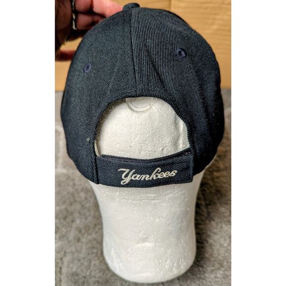 Nike New York Yankees Ball Cap MENS OSFA MLB Headwear black windproof strapback - Picture 3 of 9